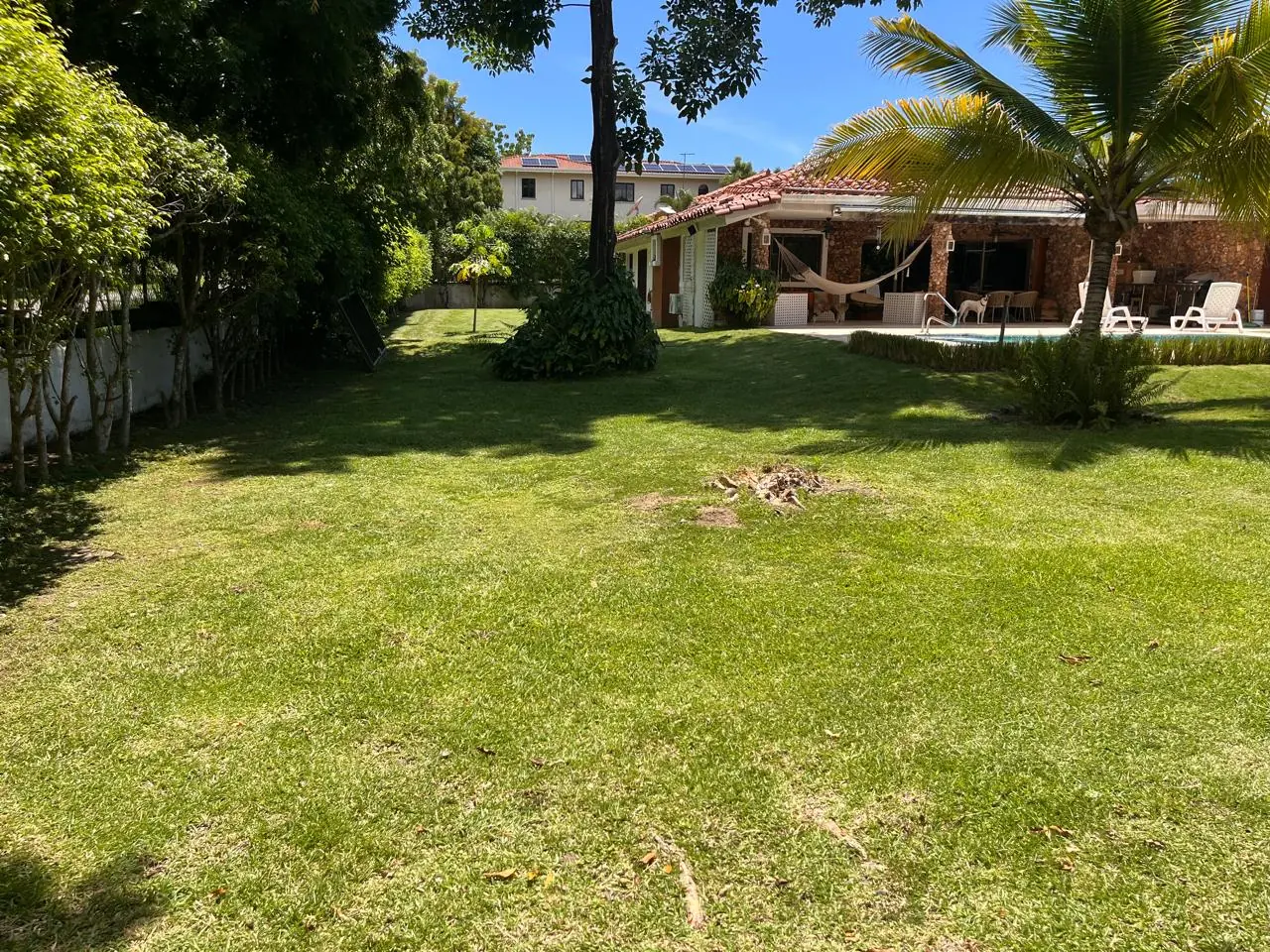 The garden lot — lakeside home for sale at Club Ecuestre de Coronado, Panama