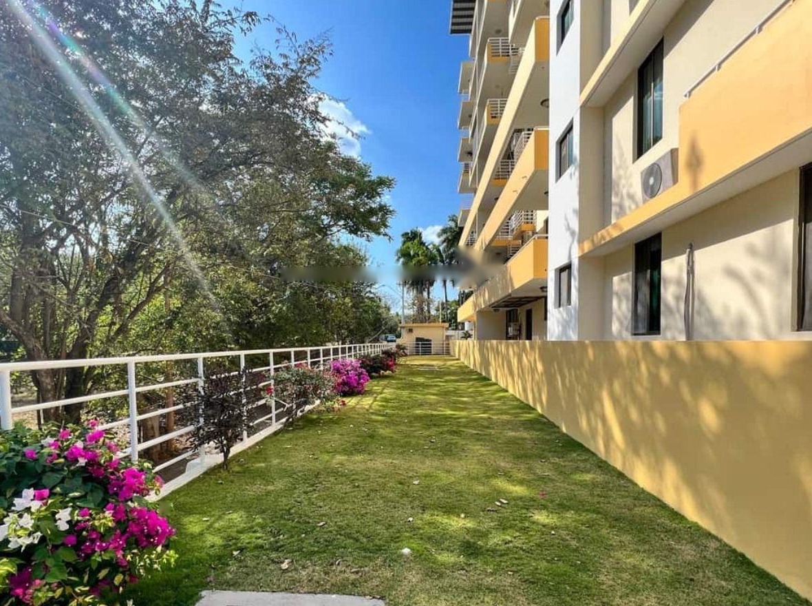 Gorgona OceanFront building exterior with landscaped gardens